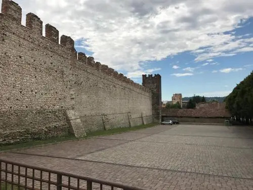 Porta Aquila 33