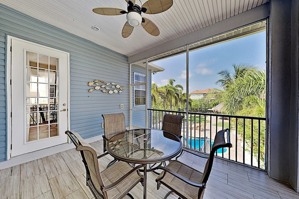 Immaculate Canal W/ Pool, Dock & Game Lounge 4 Bedroom Home