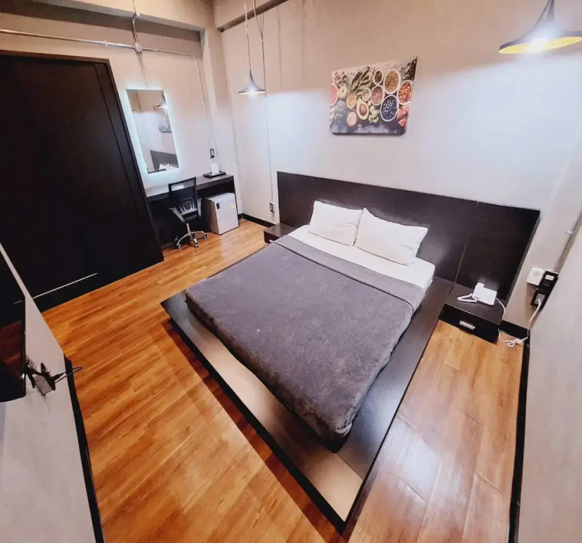 Capital O 75512 Loft Residence