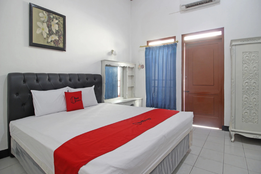 RedDoorz Plus @ Taman Siswa 3
