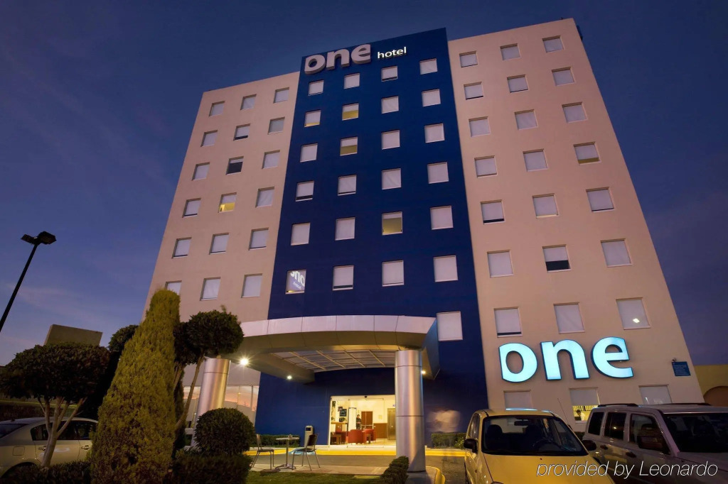 One Queretaro Plaza Galerias