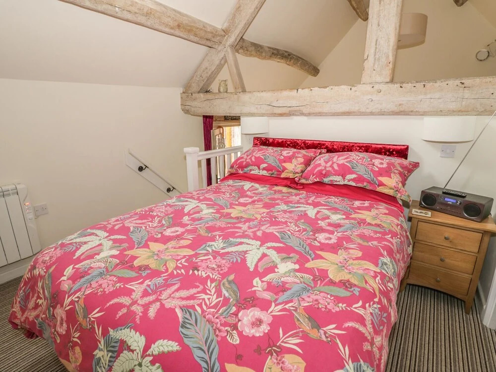 The Bolt Hole, Tiddington