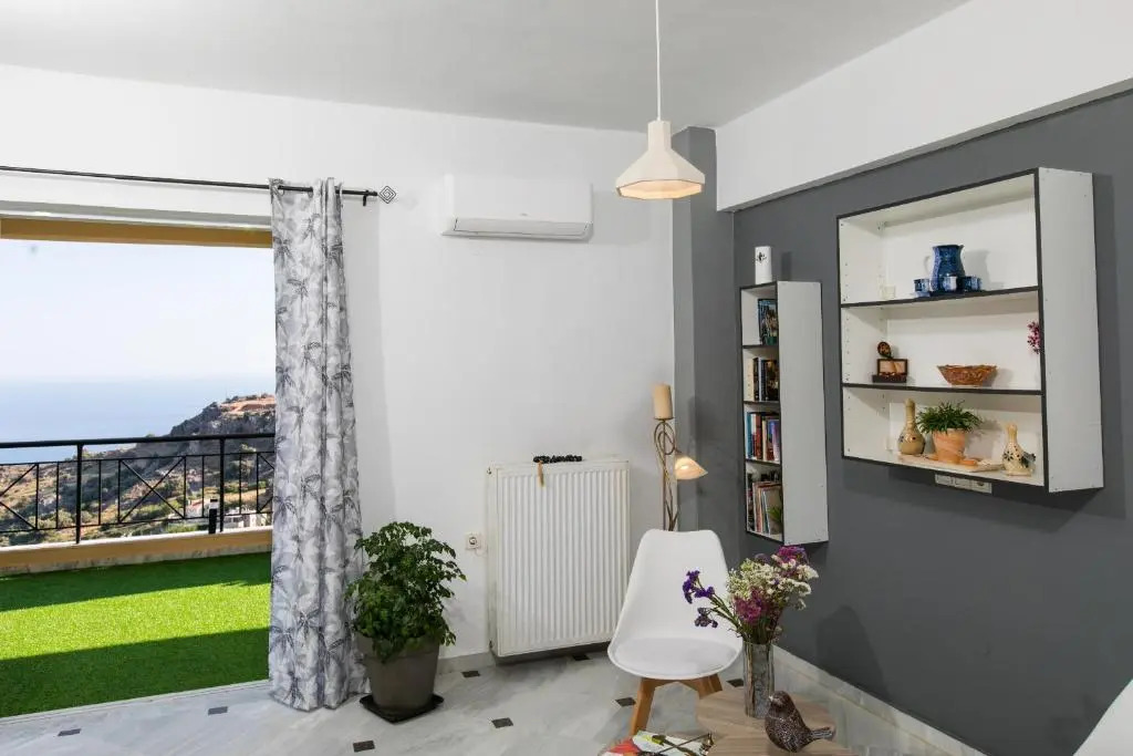 Irini's Sea View House