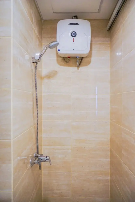 Best Location Studio Apartment at Springwood Residence