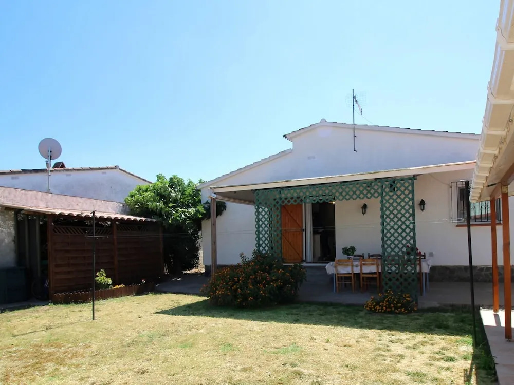 Comfortable Property in Empuriabrava With Garden, Barbecue and Three Bedrooms
