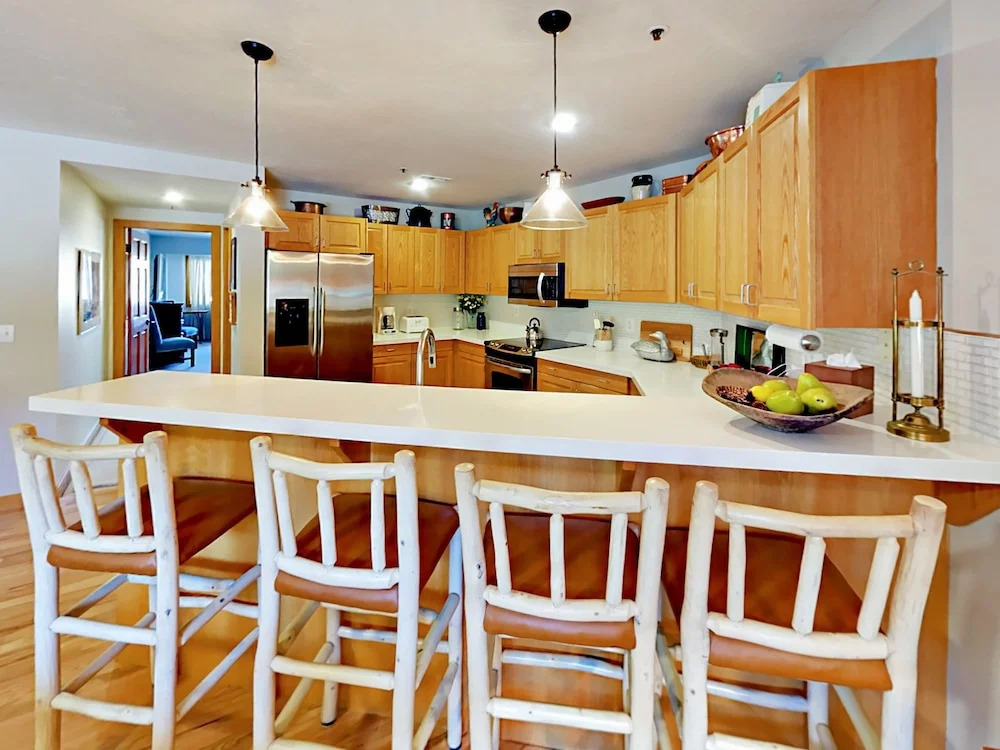 1585 Empire Avenue Condo Unit 303