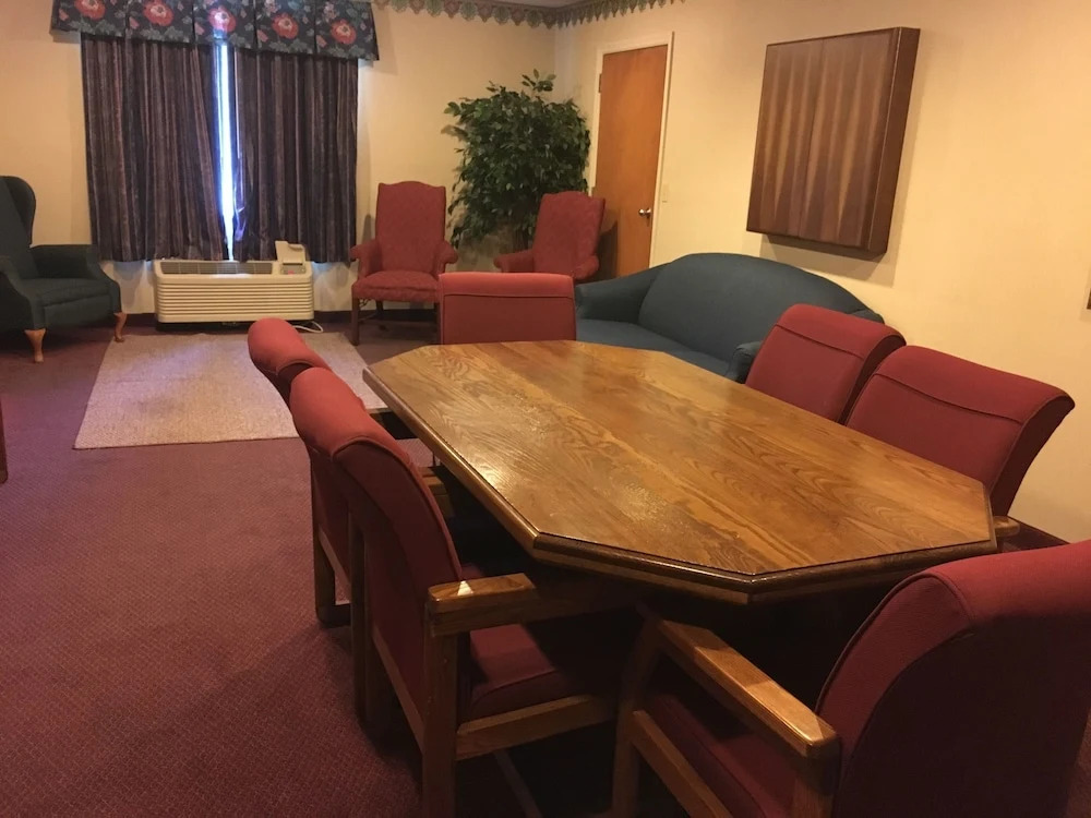 National Heritage Inn and Suites