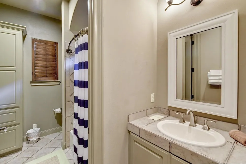 12516 Verandah Home 4 Bedrooms 3 Bathrooms Home