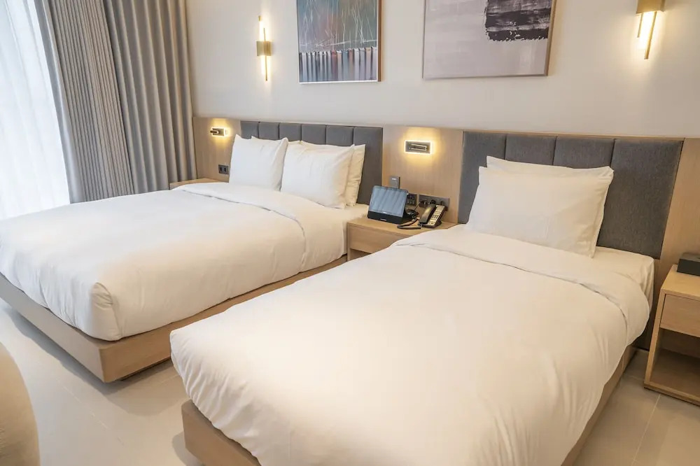 WAVEM HOTEL west