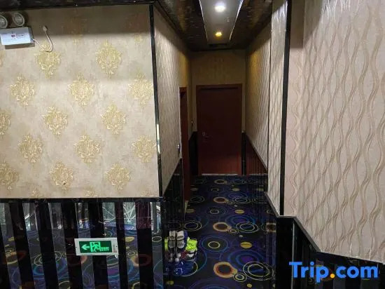Yuebin Chain Hotel (Shanghai Huating Old Street Branch)
