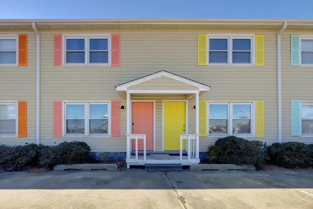 Walk to Atlantic Beach: Townhome w/ Patio!