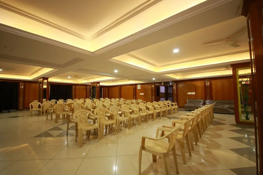 OYO 592 Hotel Chetan International