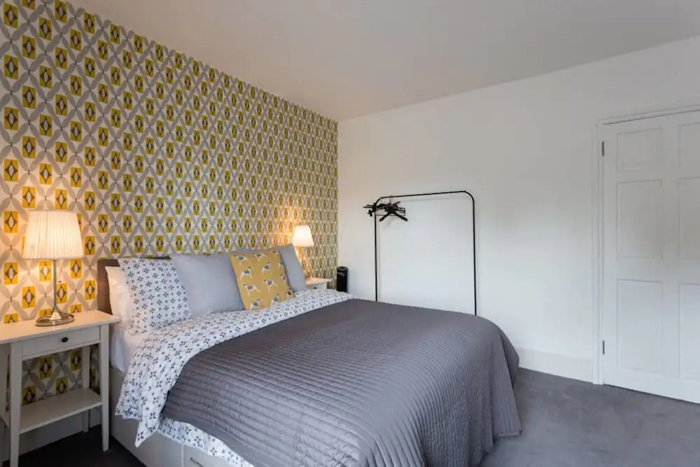 Ashton House, Luton - inhabit short stays