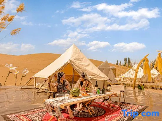 Dunhuang Dreammaker Windy Desert Wild Luxury Star Watching Camp