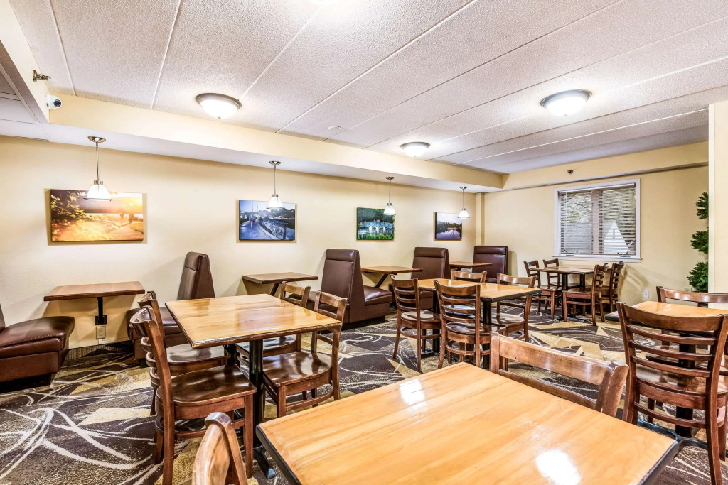 Econo Lodge Mayo Clinic Area