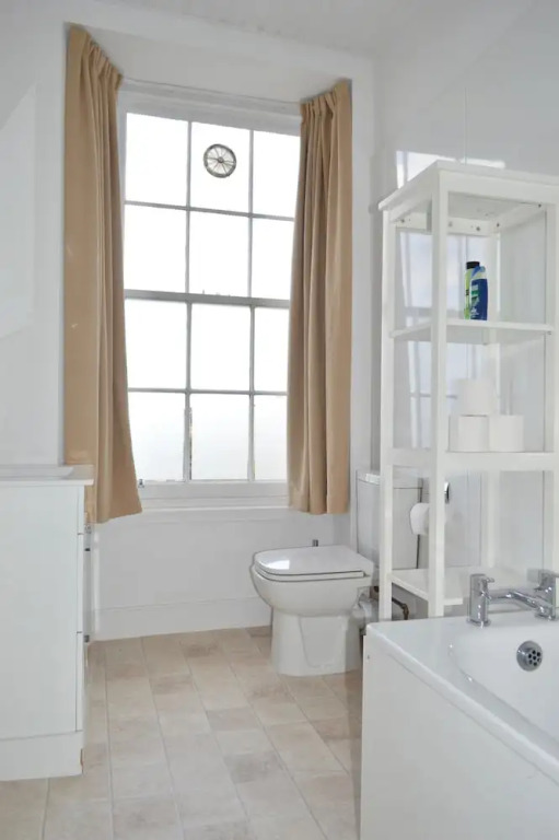 5 Bedroom Flat in Edinburgh City Centre