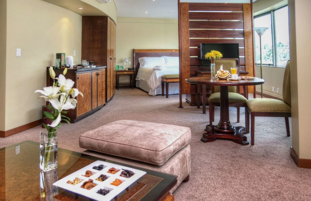 Suites Camino Real