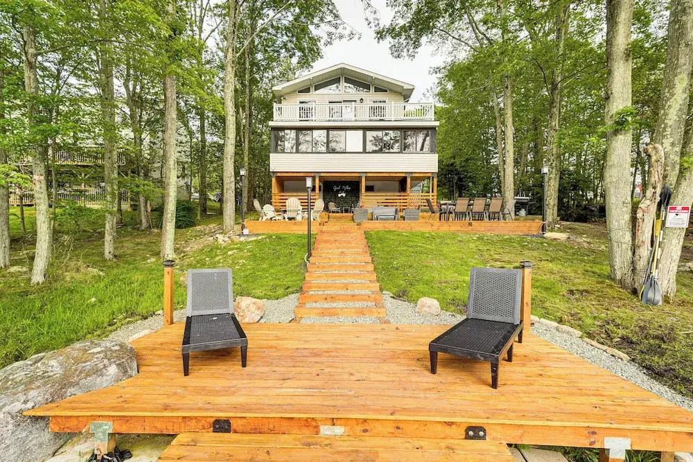 Hot Tub + Game Room! Lakefront Gem in Pocono Mtns