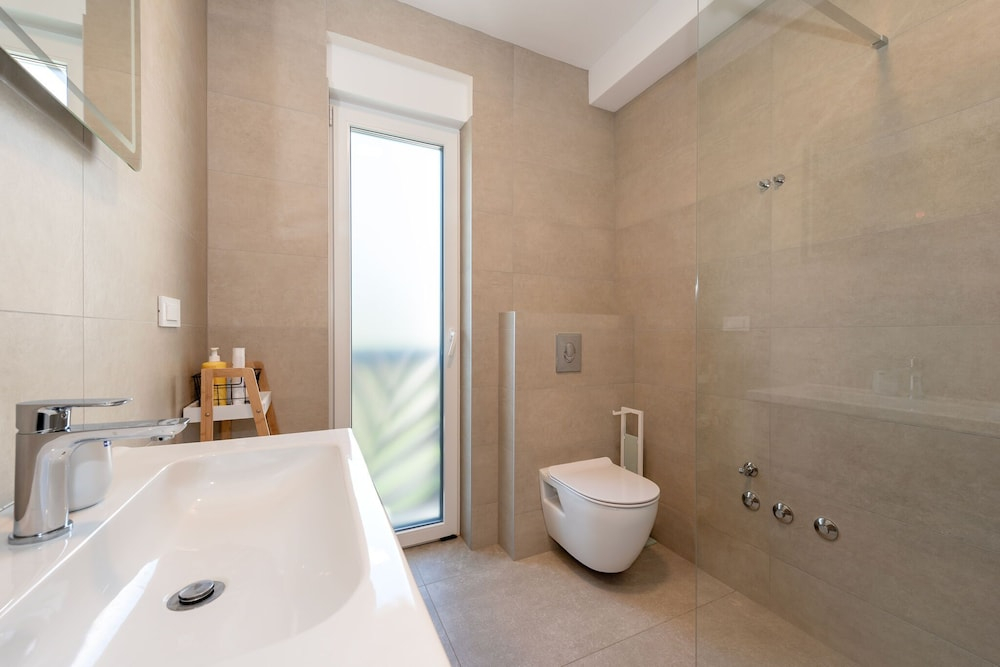 Villa Srima Beach house