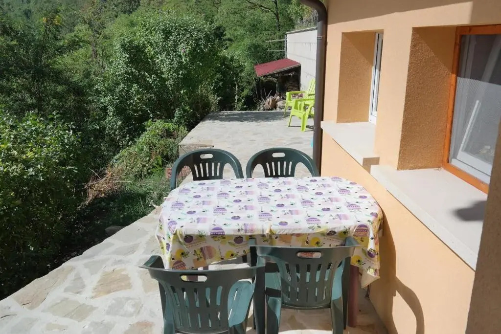 2 Bed Flat - Pets - Pool - Garden - Parking