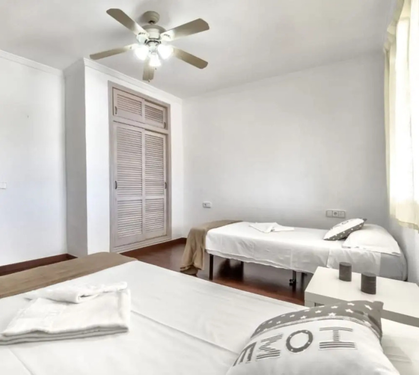 Villa - 12 Bedrooms with Pool and WiFi - 106430
