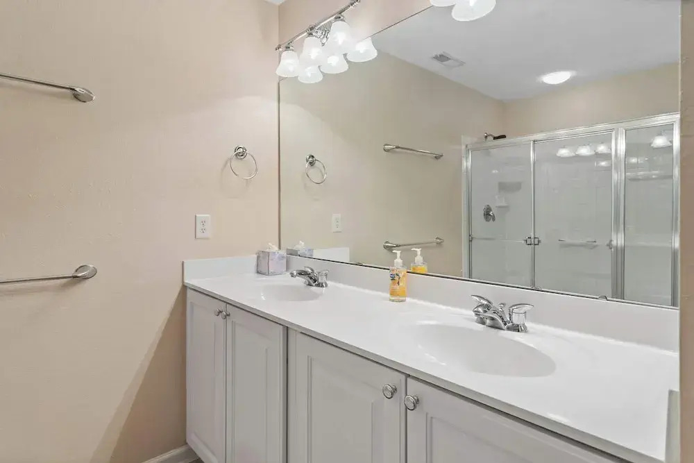 Creekside Getaway Stay for 8