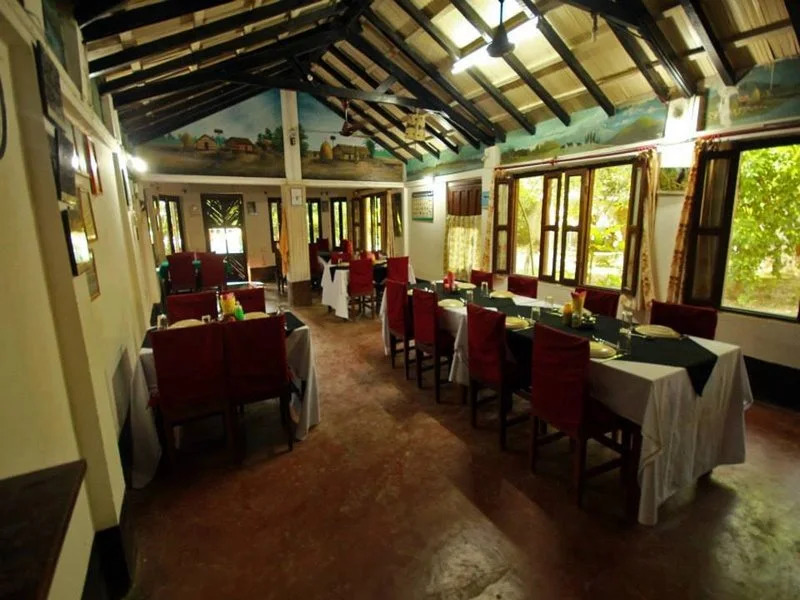 Chitwan Gaida Lodge - Animal Lovers & Birdwatchers Paradise
