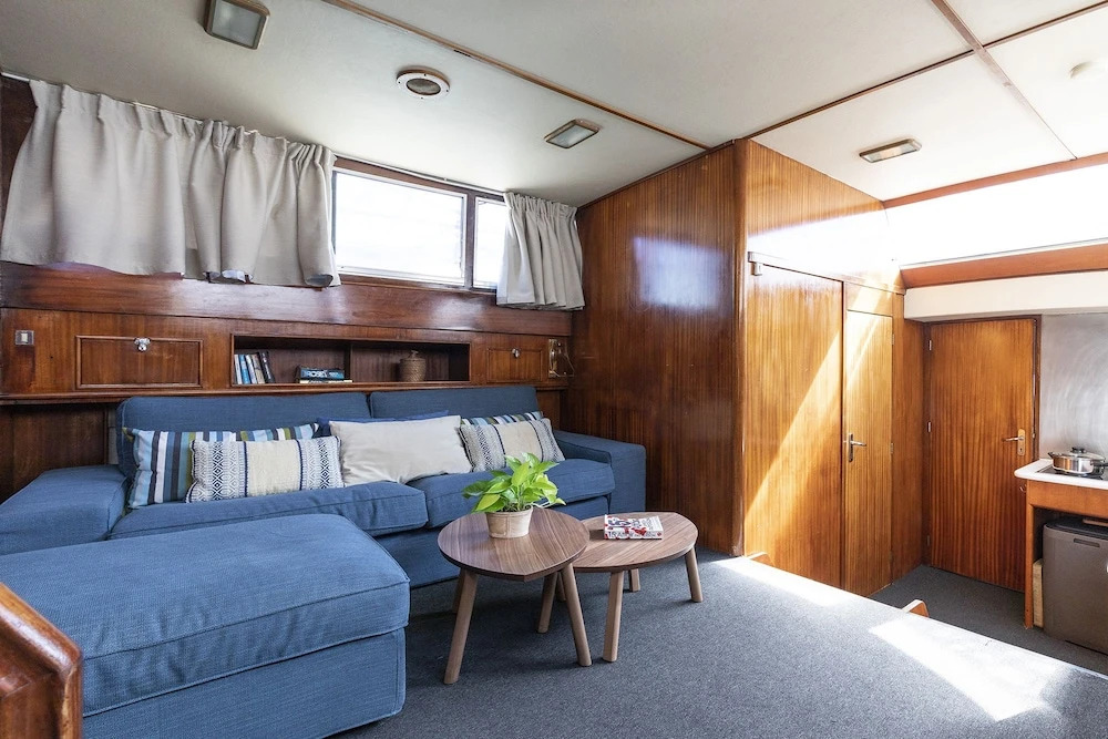 Luxury Boat in Port Forum