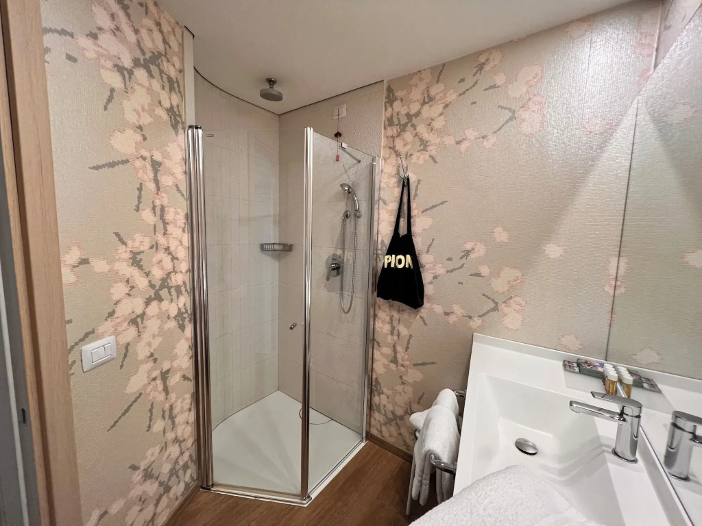 Ark Hotel