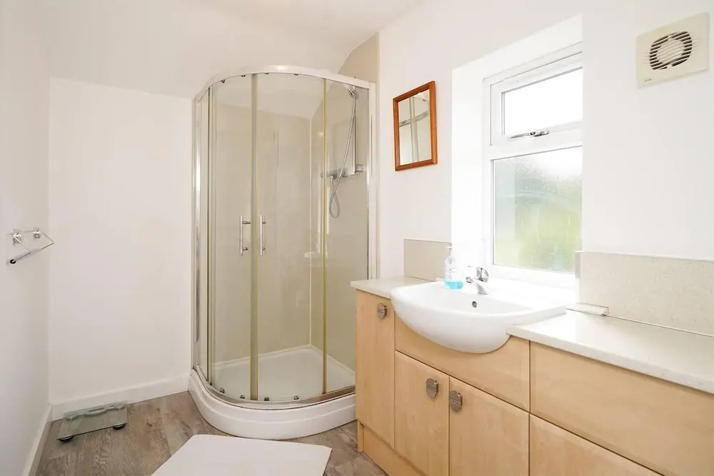 Rent My Spa Home With Pool Table, Hottub and Sauna
