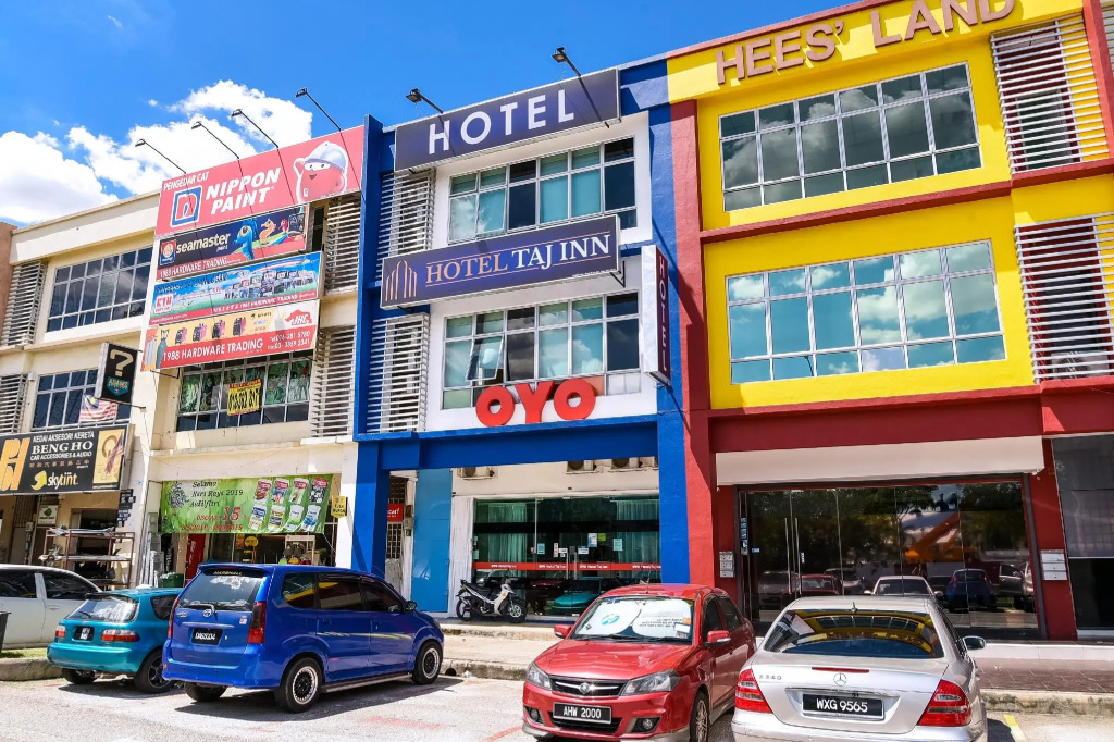 OYO 90282 Hotel Taj (seksyen 7)