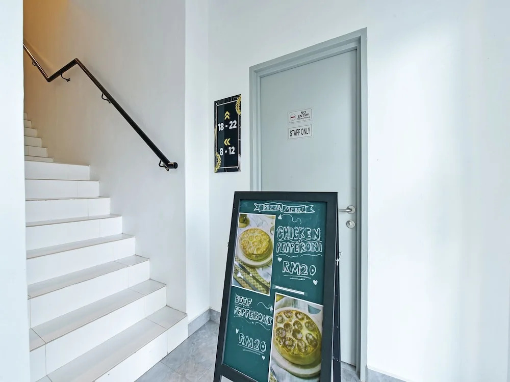 Capital O 90882 Padi Hotel