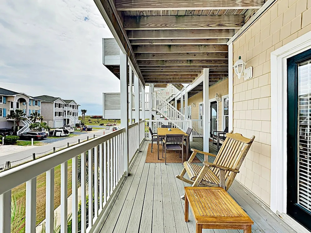 New Listing! Crabby 5: Pool, Hot Tub, Beach, Golf 4 Bedroom Condo