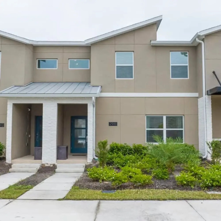 2941 Modern 4BD at Storey Lake