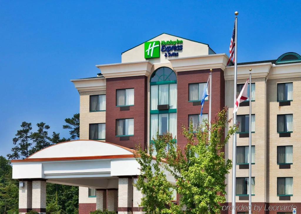 Holiday Inn Express Hotel & Suites Birmingham - Inverness 280 by IHG