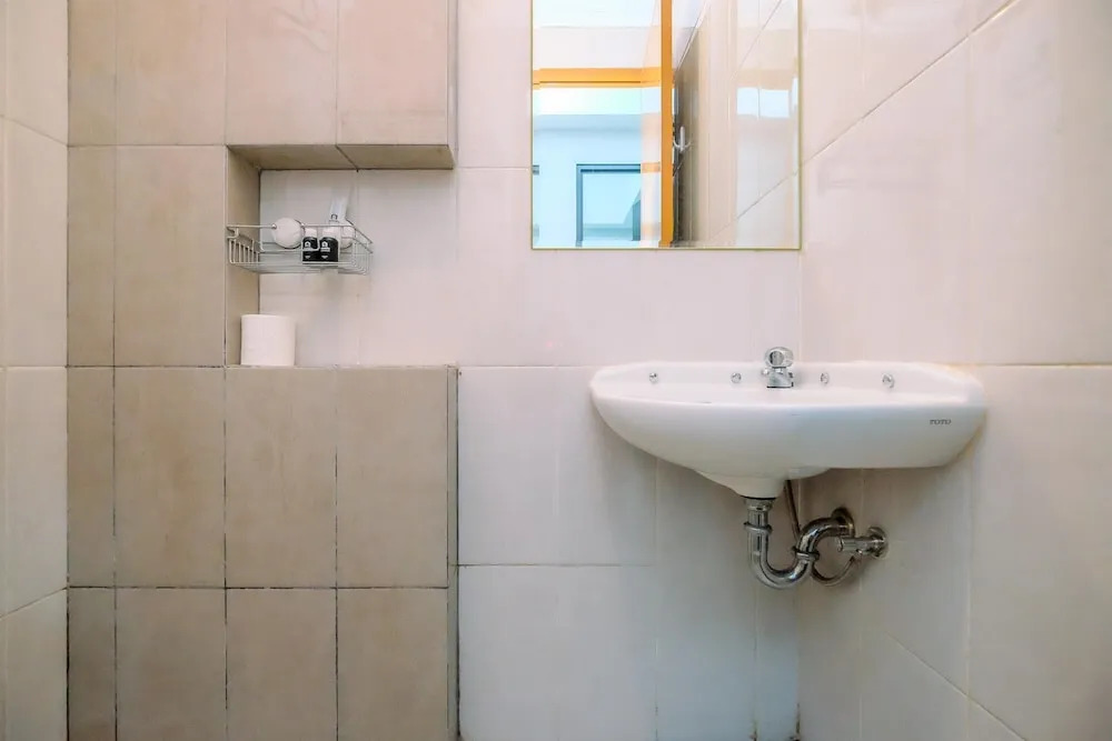 Comfortable And Simply Look 2Br Royal Heights Apartment