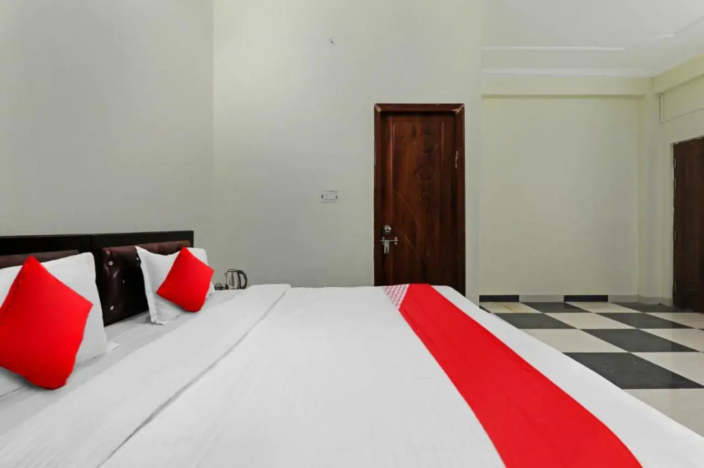 OYO Flagship 80680 Hotel Harsh Inn