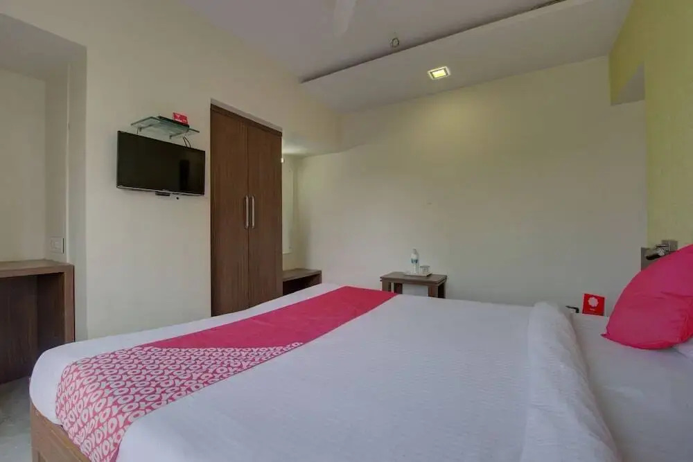 Hotel Ashwamedh Residency by OYO Rooms