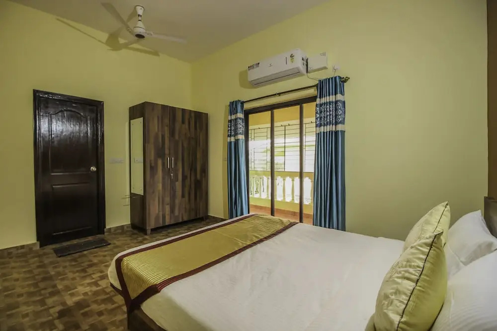 OYO 10402 Home 4BHK Villa Panjim Old Goa Highway