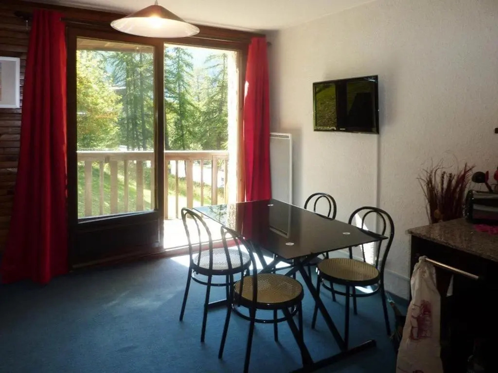 Appartement Les Orres, 1 pièce, 4 personnes - FR-1-322-331