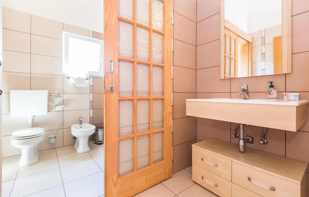 Beautiful Apartment in Makarska With 1 Bedrooms and Wifi