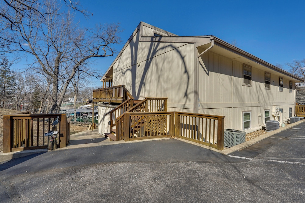 Water-view Deck! Lake Ozark Extended Stay