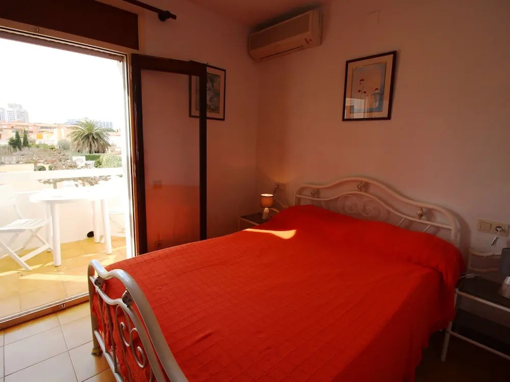 Apartment in Empuriabrava 100 meters from the beach for 6 people