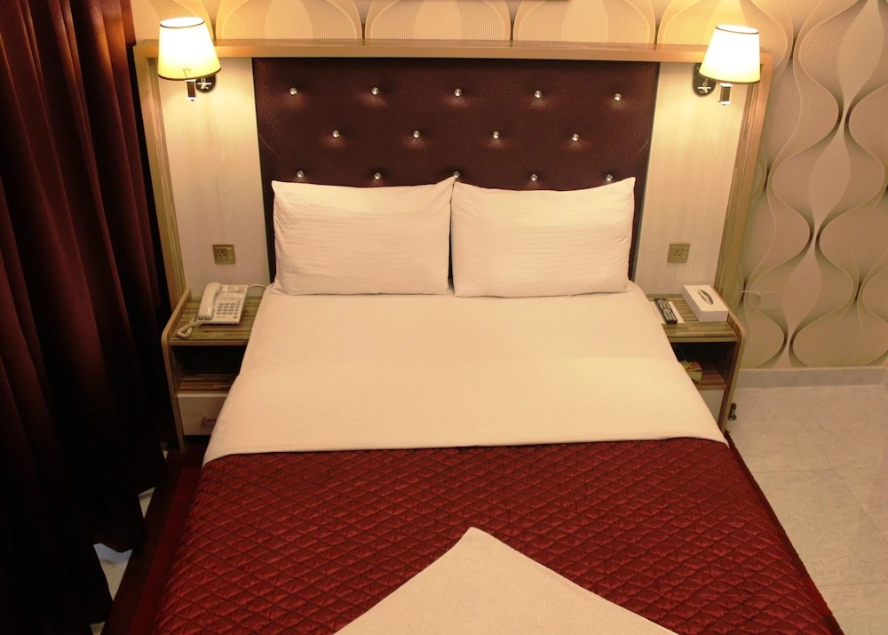 Sutchi Hotel