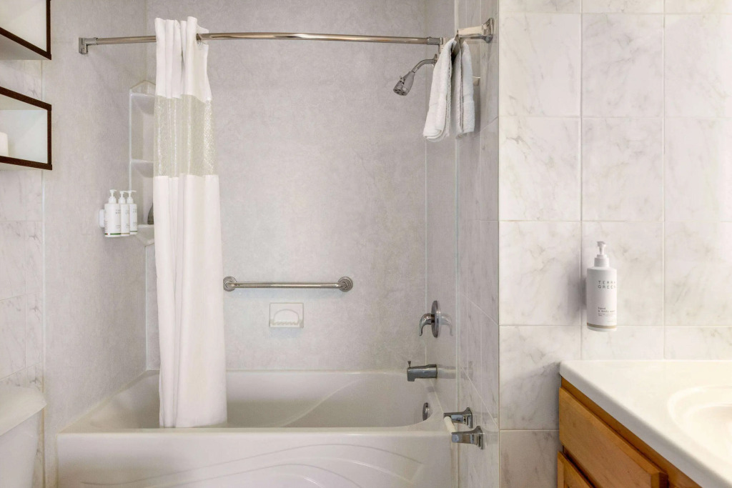 Howard Johnson by Wyndham Ocean City Oceanfront