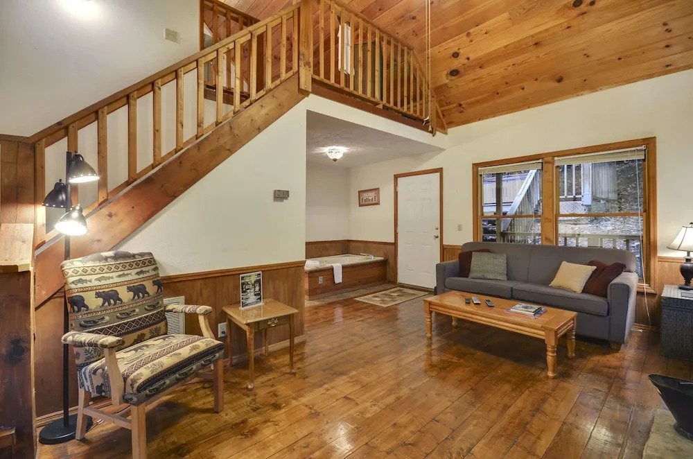 The Honeymooner 1 Bedroom Cabin