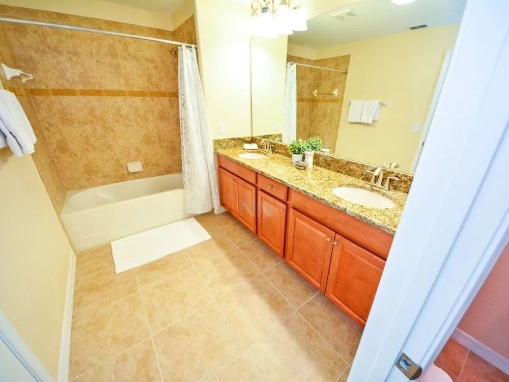 Fv50308 - Paradise Palms - 5 Bed 3 Baths Townhome