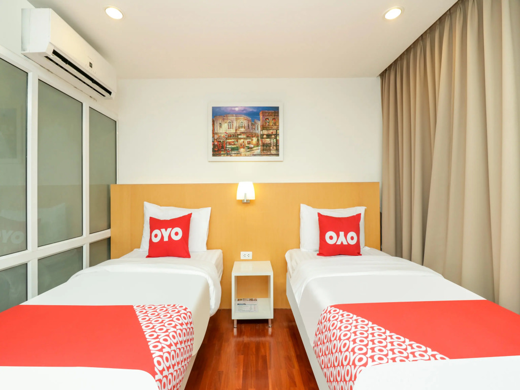 OYO 225 Premier Place Hotel