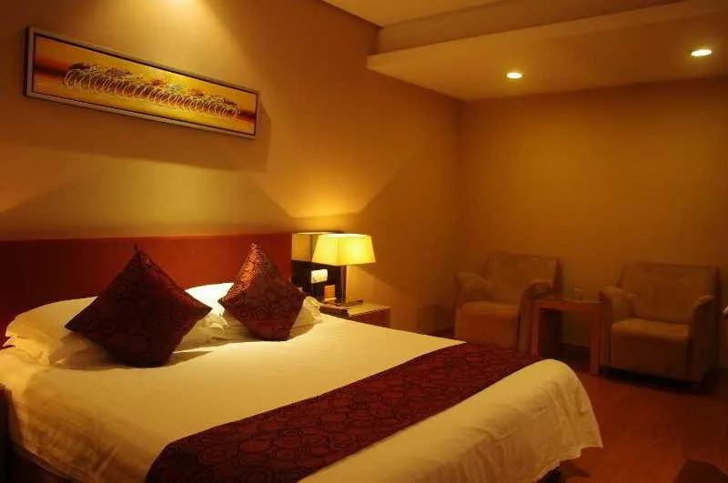 Ejon Kins Hotel