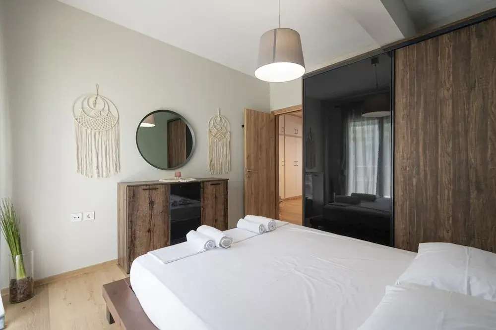 Simon Apartment by Rentalspro